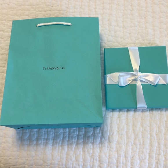 TIFFANY & CO. Bag, Box, Ribbon - Picture 4 of 4